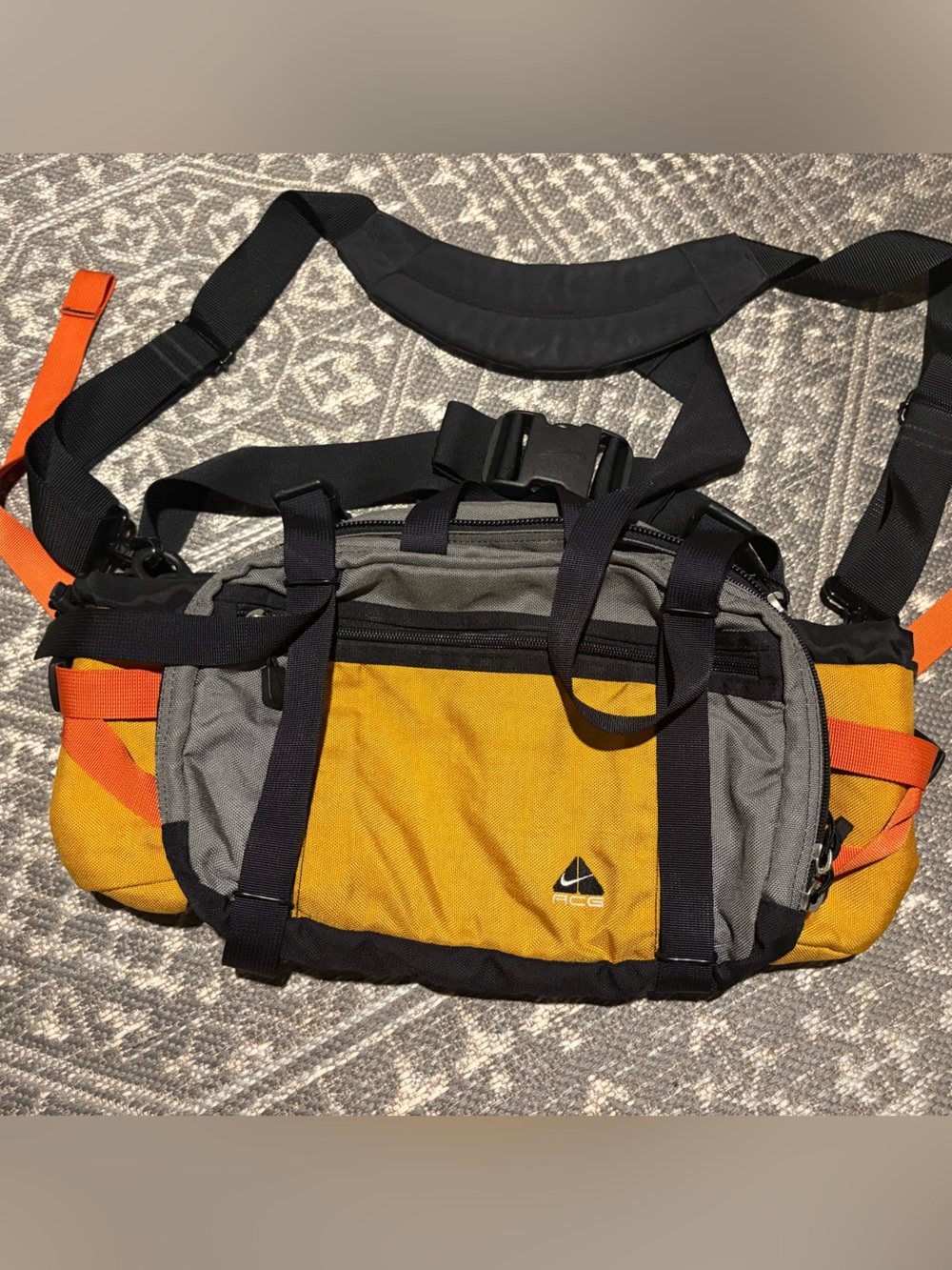 Hiking Nike ACG Yellow, Gray & Orange Chest Pack